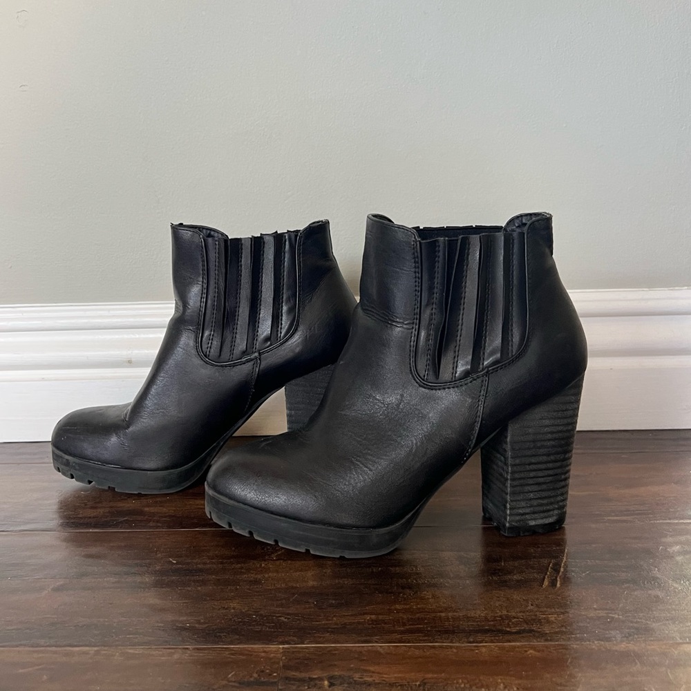 Steve Madden Booties Size 7.5